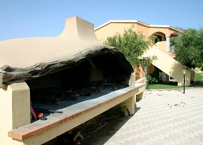 Apartahotel Isa-residence With Swimming-pool In Badesi, With Air Conditioning And Private Outdoor Space Badesi