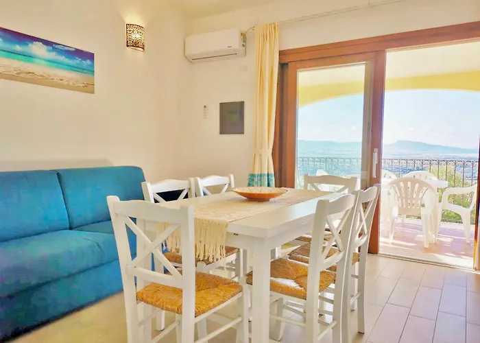 Isa-residence With Swimming-pool In Badesi, With Air Conditioning And Private Outdoor Space