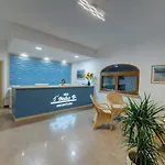 Isa-residence With Swimming-pool In Badesi, With Air Conditioning And Private Outdoor Space شقة فندقية باديسي
