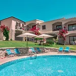 Isa-residence With Swimming-pool In Badesi, With Air Conditioning And Private Outdoor Space
