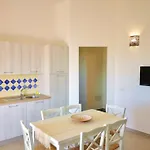 Isa-residence With Swimming-pool In Badesi, With Air Conditioning And Private Outdoor Space شقة فندقية باديسي