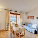 شقة فندقية Isa-residence With Swimming-pool In Badesi, With Air Conditioning And Private Outdoor Space 4*