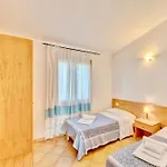 شقة فندقية Isa-residence With Swimming-pool In Badesi, With Air Conditioning And Private Outdoor Space باديسي