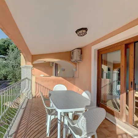 Isa-residence With Swimming-pool In Badesi, With Air Conditioning And Private Outdoor Space