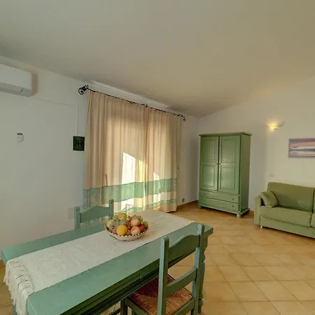 Isa-residence With Swimming-pool In Badesi, With Air Conditioning And Private Outdoor Space Aparthotel 4*