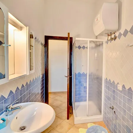 Isa-residence With Swimming-pool In Badesi, With Air Conditioning And Private Outdoor Space Apartahotel
