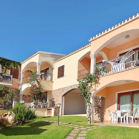 Aparthotel Isa-residence With Swimming-pool In Badesi, With Air Conditioning And Private Outdoor Space 3*