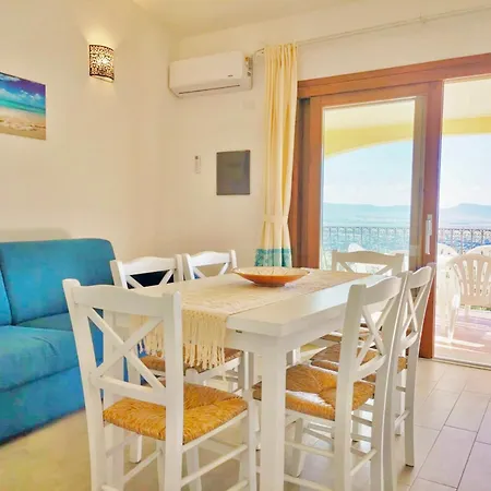 Isa-residence With Swimming-pool In Badesi, With Air Conditioning And Private Outdoor Space
