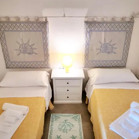 Isa-residence With Swimming-pool In Badesi, With Air Conditioning And Private Outdoor Space