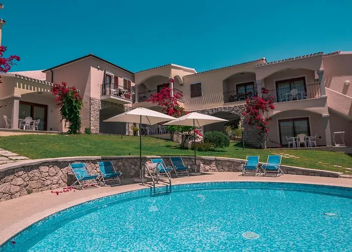 Apartmanhotel Isa-residence With Swimming-pool In Badesi, With Air Conditioning And Private Outdoor Space