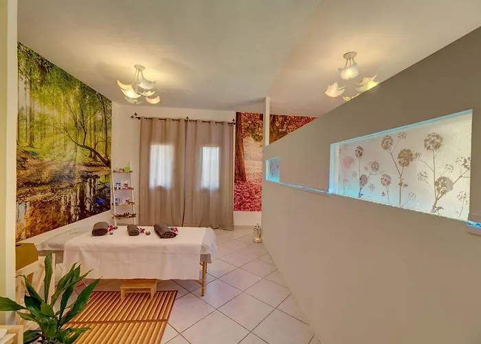 Isa-residence With Swimming-pool In Badesi, With Air Conditioning And Private Outdoor Space Ξενοδοχείο με διαμερίσματα 3*