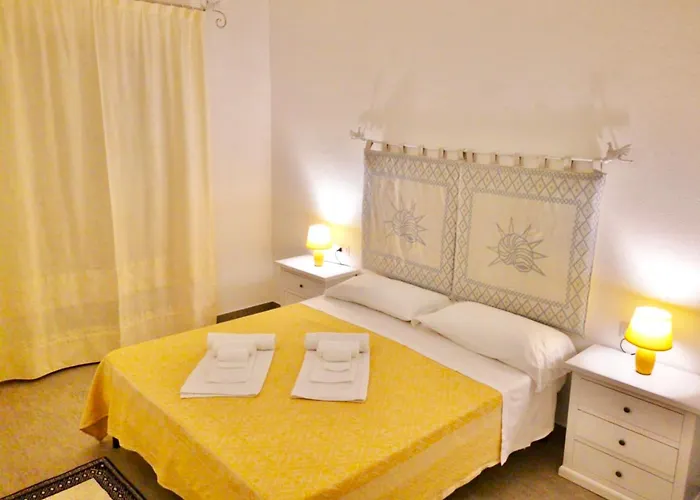 Isa-residence With Swimming-pool In Badesi, With Air Conditioning And Private Outdoor Space 3*