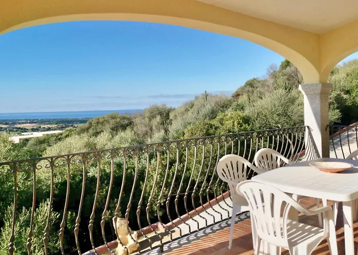 Isa-residence With Swimming-pool In Badesi, With Air Conditioning And Private Outdoor Space 3* Badesi