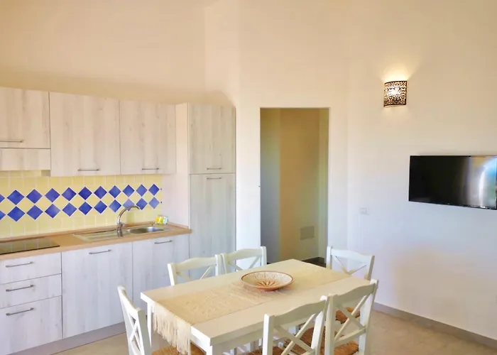 Isa-residence With Swimming-pool In Badesi, With Air Conditioning And Private Outdoor Space Ξενοδοχείο με διαμερίσματα Badesi